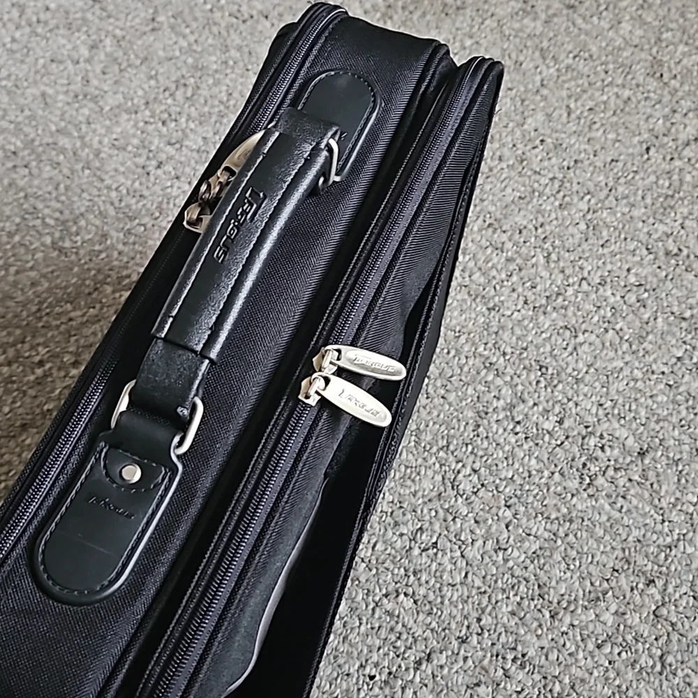 Targus Brief Case Lap Top Bag.